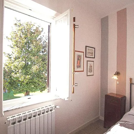 Bed and Breakfast Il Fiore All'occhiello Λούκα