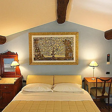 Il Fiore All'occhiello Couette-café